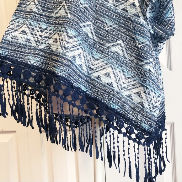 Almost Famous Blue Boho Tribal Print Fringe Poncho Top XL - Picture 10 of 16